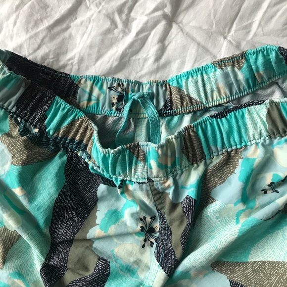 Patagonia Barely Baggies shorts M - Picture 6 of 8